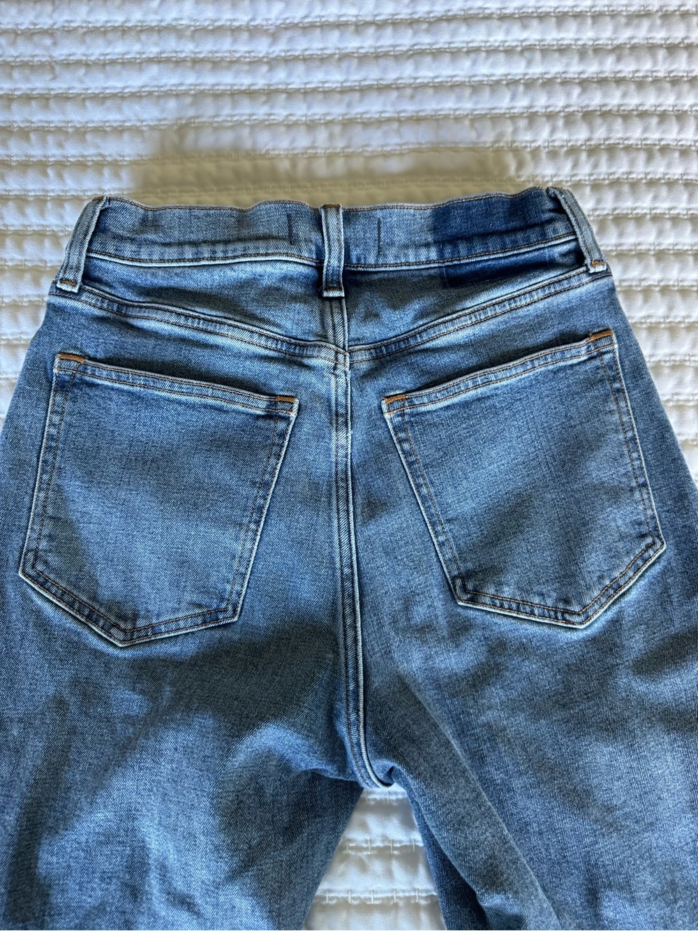 Abercrombie Ultra High Rise 90s Straight Jean Slim - Light Blue (26 Short) - Picture 6 of 9